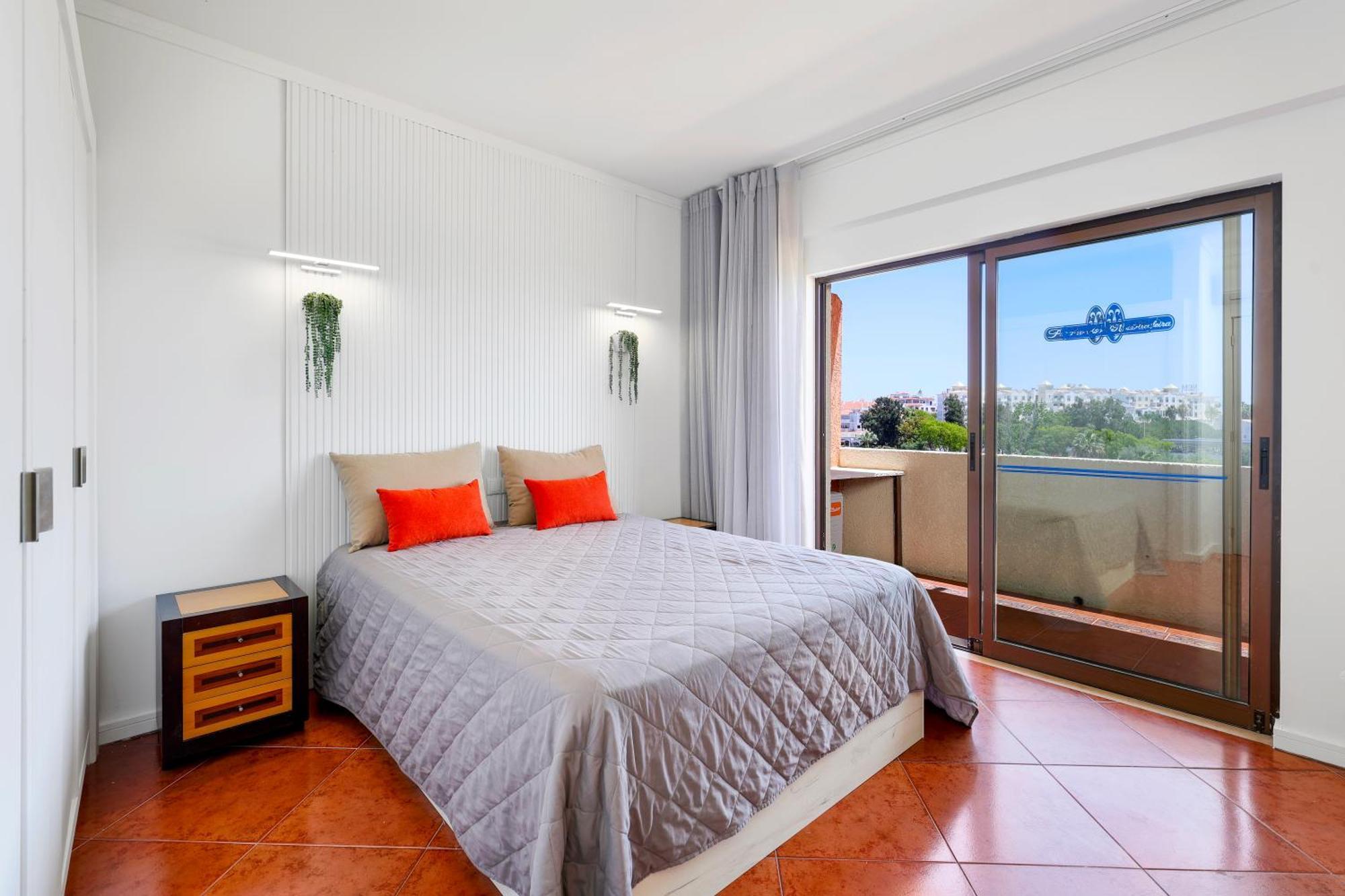 Paraiso De Aparthotel 4*